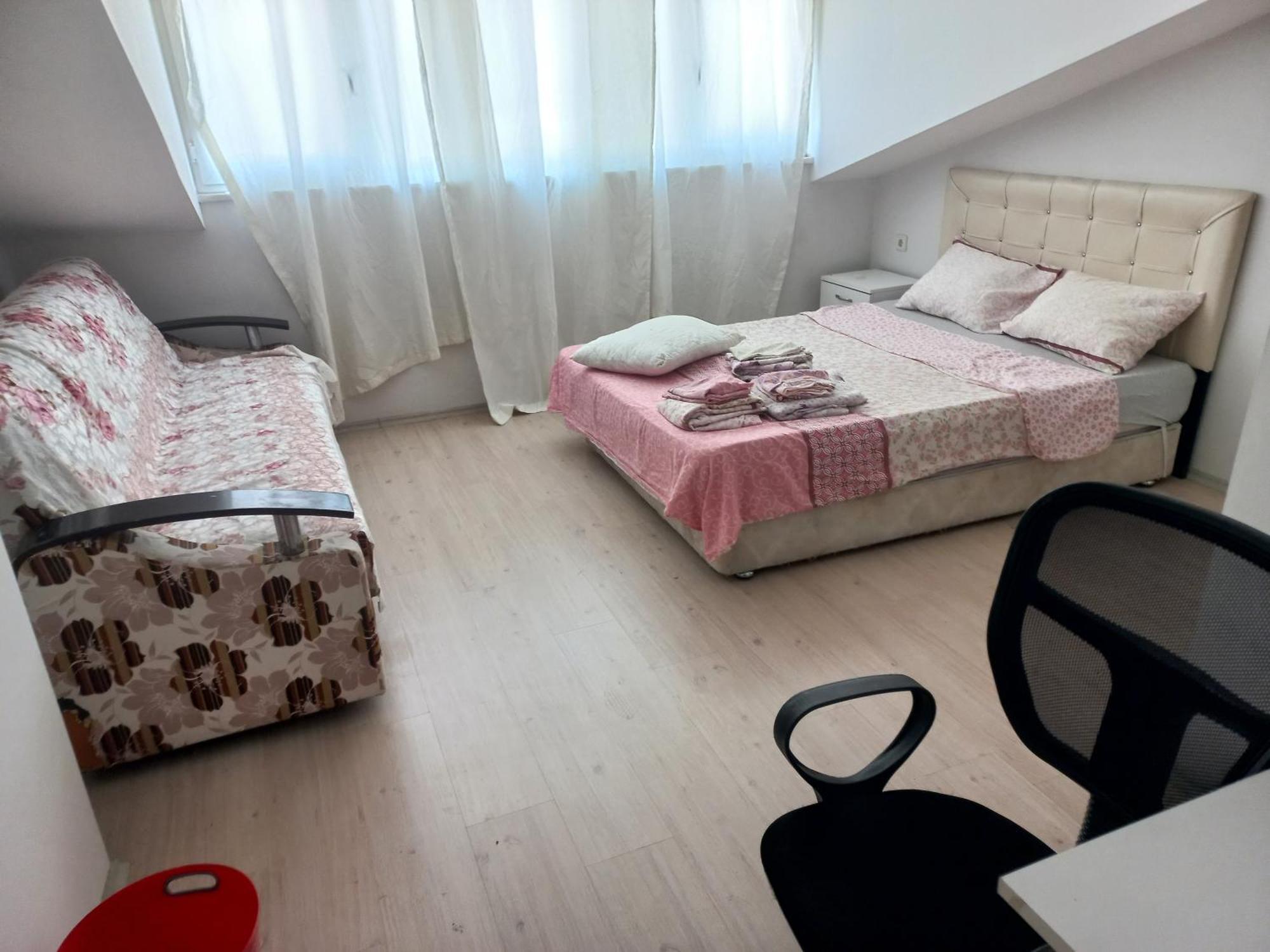 Appartement Comfort - Whole Appartments - Shared Kitchen - Airport Shuttle Bookable